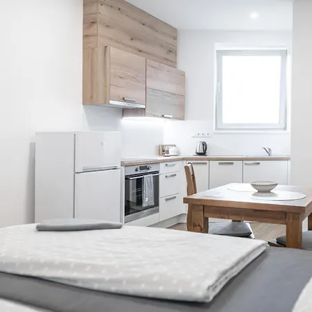 Samoobsluzne Apartmany Evicenstvo Trinec Exterior photo